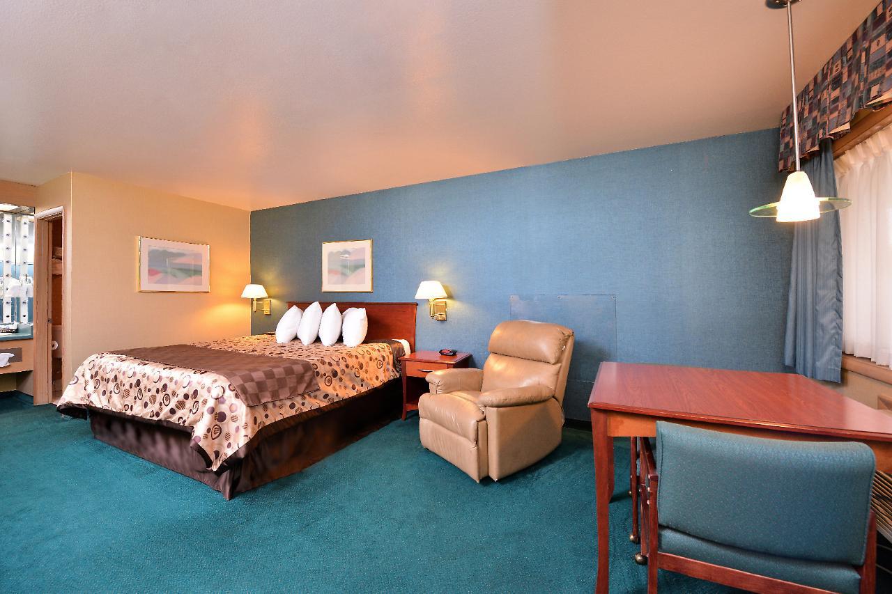 Americas Best Value Inn Phoenix Medford Exterior photo
