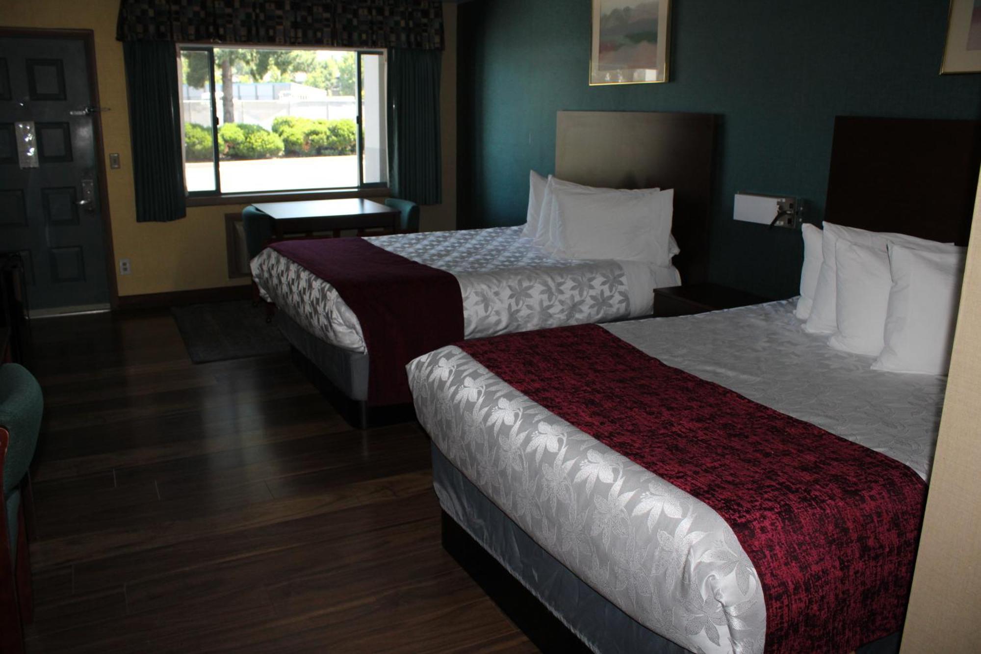 Americas Best Value Inn Phoenix Medford Exterior photo