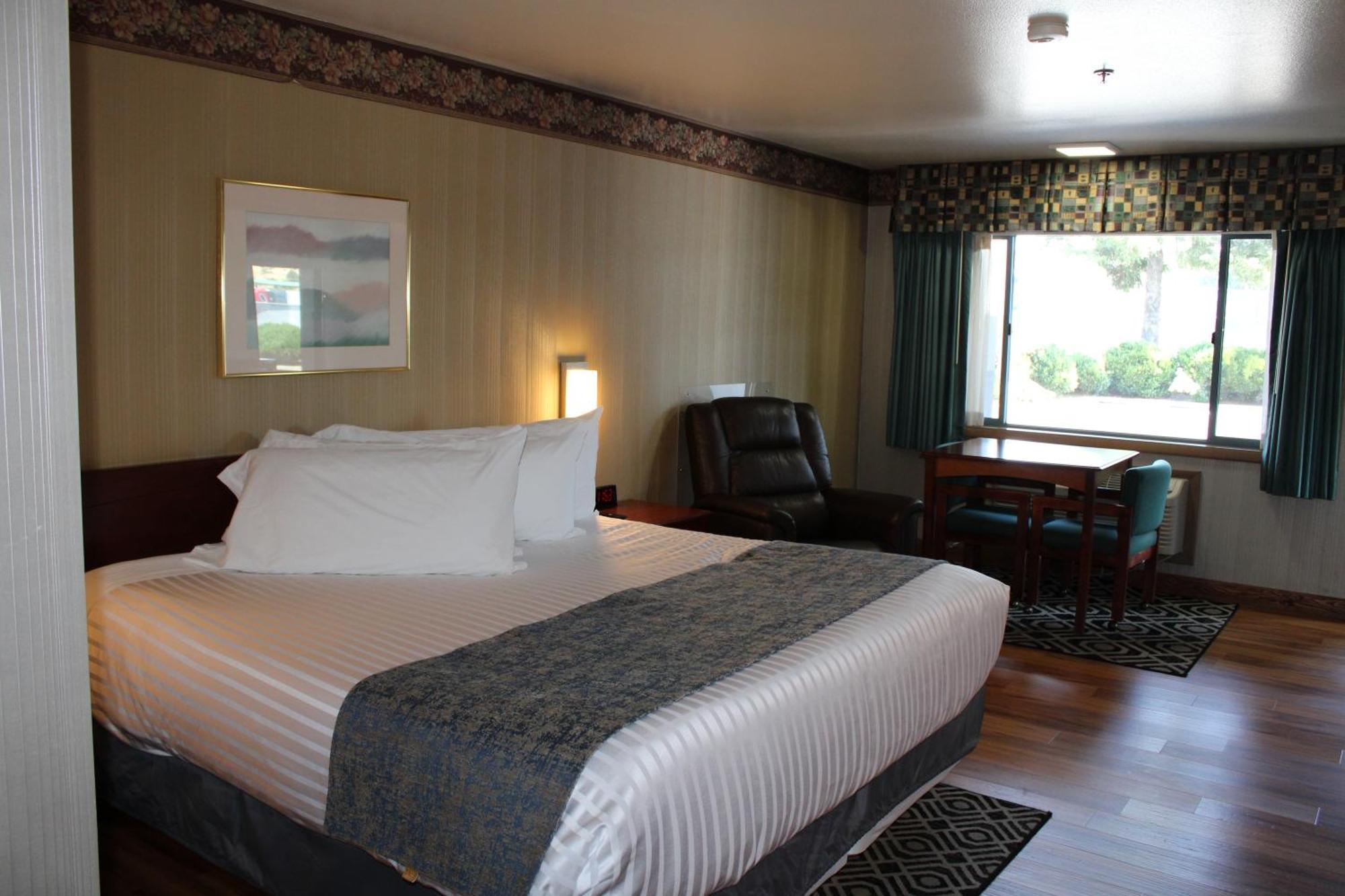 Americas Best Value Inn Phoenix Medford Exterior photo