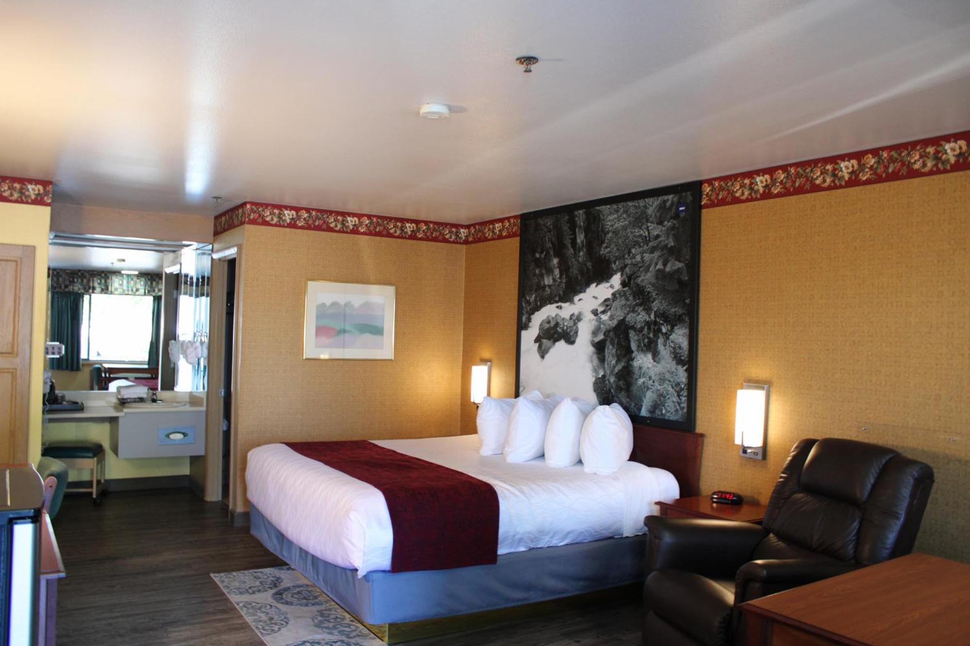 Americas Best Value Inn Phoenix Medford Exterior photo