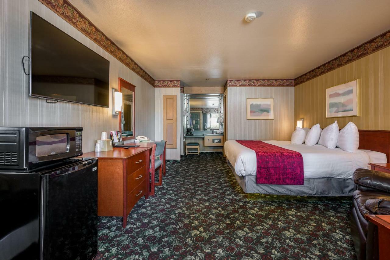 Americas Best Value Inn Phoenix Medford Exterior photo